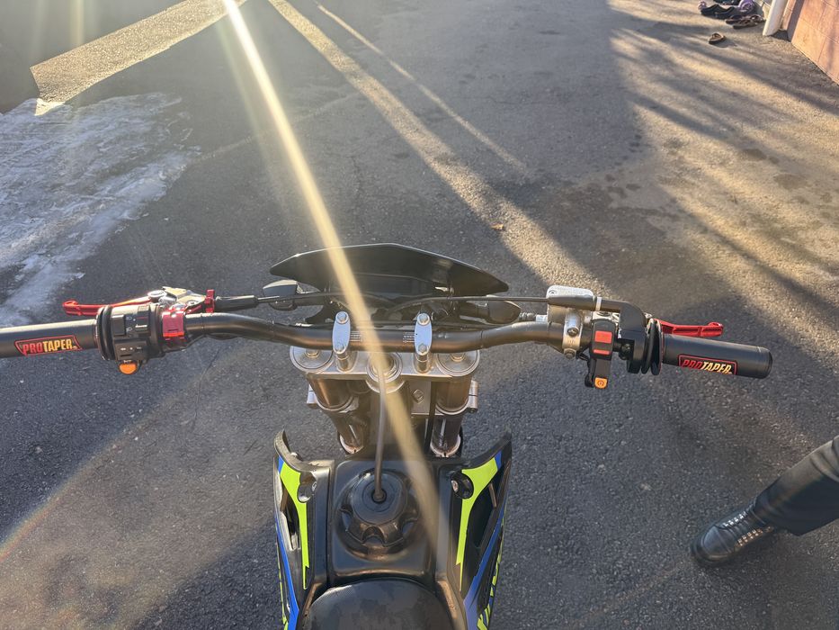 Мотоцик эндуро 06