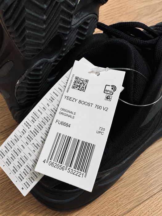 Adidas Yeezy 700 V2 Vanta, 45 1/3, Noi
