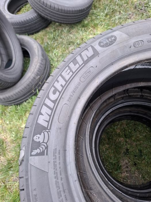 Vand 1 sau 2 anvelope 205 60 16 michelin de vara se da si 1 buc