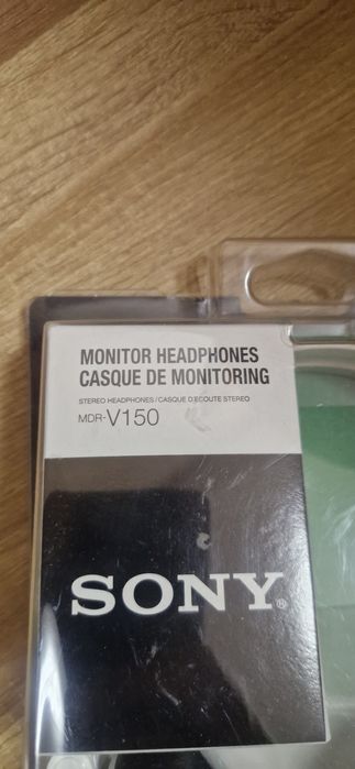 Слушалки Sony MDR-V150