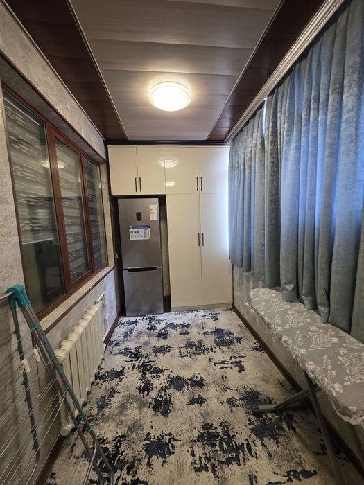 11 maktab 9 bozor oldida