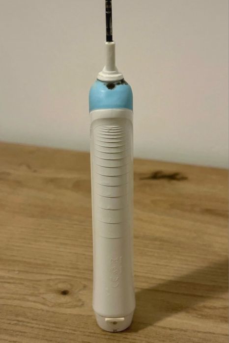 Periuta electrica Oral-B