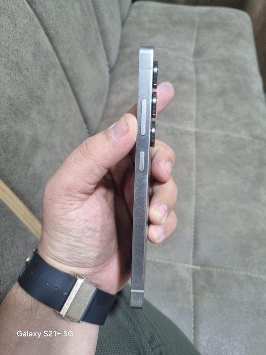 Samsung S25 ultra 
12/256
Vetnam
Qar daq full
Narxi 8.100 bitari
Tel 9
