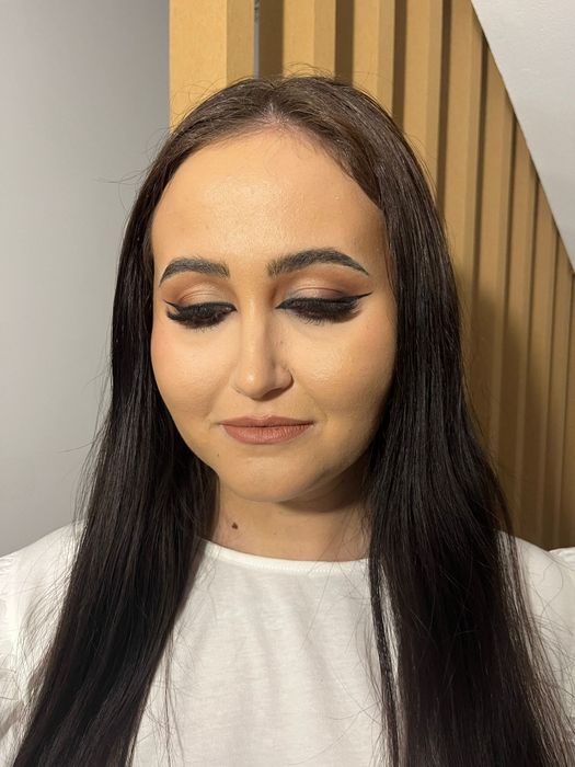 Servicii Make-Up – La mine sau la tine acasă!