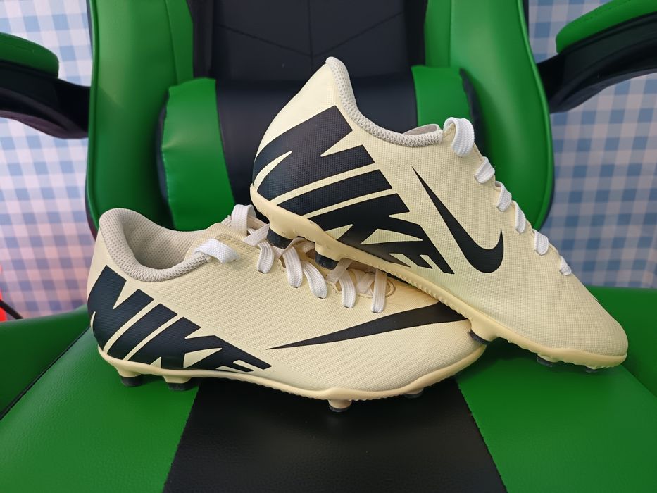 Детски бутонки"Nike JR MERCURIAL VAPOR 15 CLUB FG/MG"
