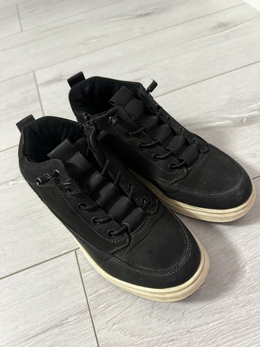 Продам детскую осеннюю обувь