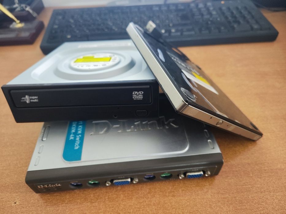 Продам Жесткие диски, юзб дисководы sata и usb, свитч 24порт