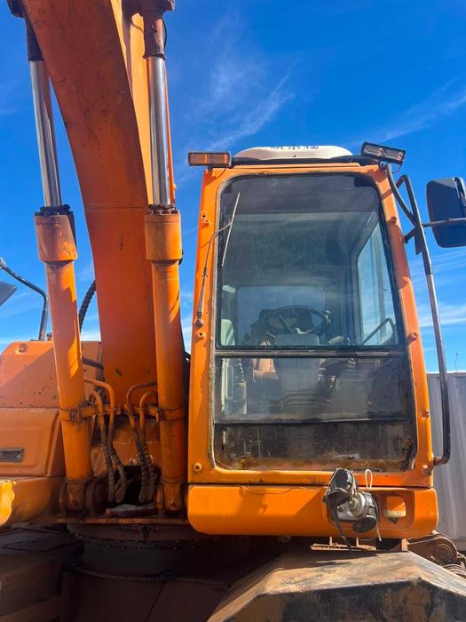 Экскаватор колесный Hyundai Robex 1400
