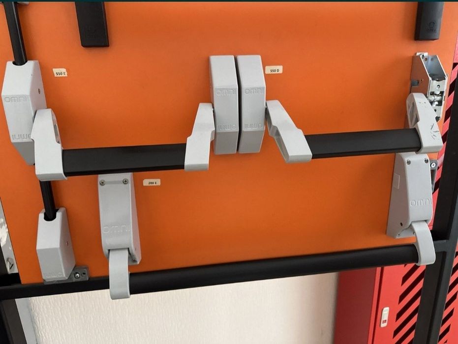 Противопожарная двери EI 60/90 сертифицирована.