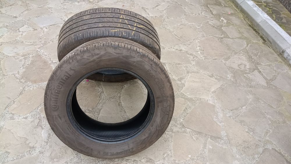 Vând anvelope vara 215 60 16
