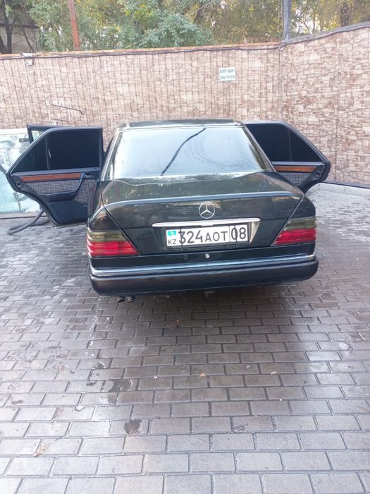 Mersedes Benz 124