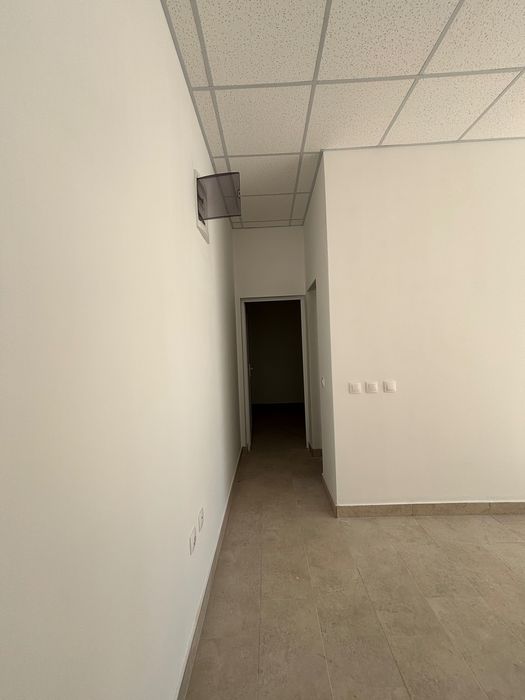 Дава се под наем Магазин в Банско - 81 кв.м за 400 € - Снимка #3