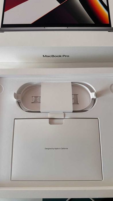 MacBook Pro 14" 2021 — M1 Max — 32GB RAM — 512GB SSD