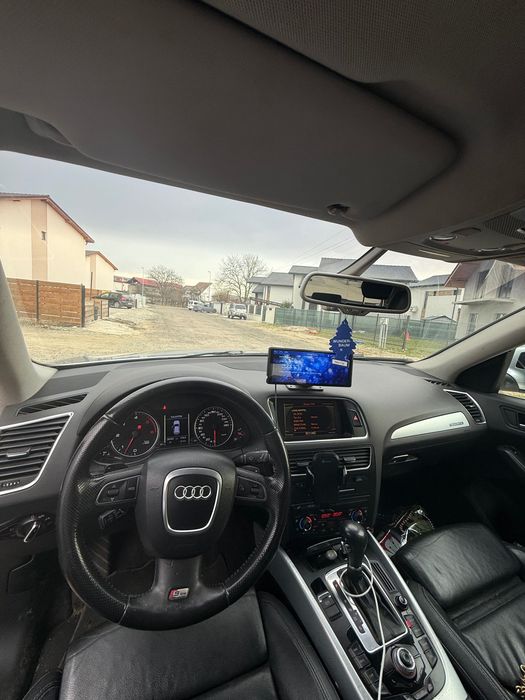 Vând audi Q5 an 2010 cutie reparată integral