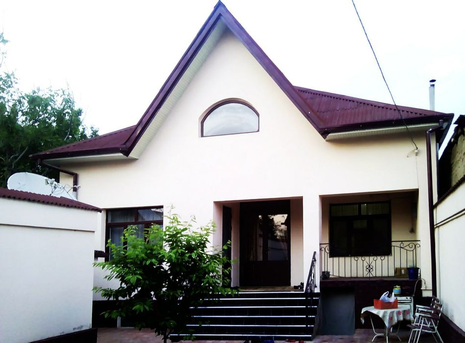 Продаётся дом около 8-роддом. Нарх Ер хисобида куйилган