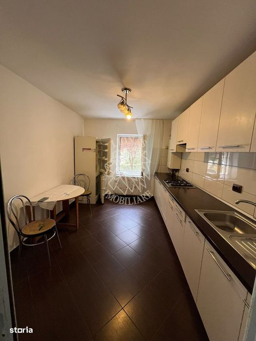 Apartament decomandat 3 camere-parcare-parter-Zona Imparatul Traian — fotografia 3