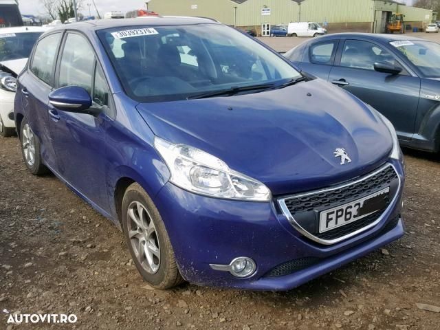 Dezmembrez Peugeot 208 1.4 diesel 2014