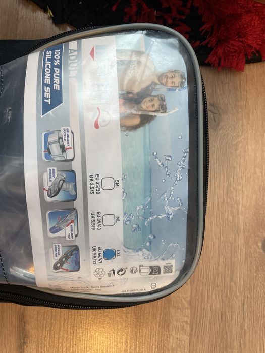 Vând echipament pentru scufundări/înot