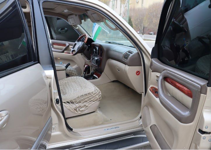 Lexus LX470. Как новый 2002 год