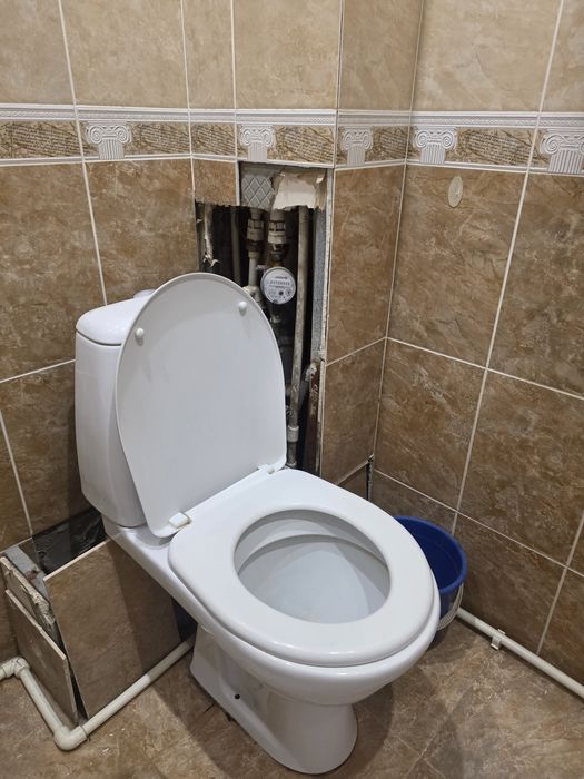 Продам унитаз с бачком в сборе
