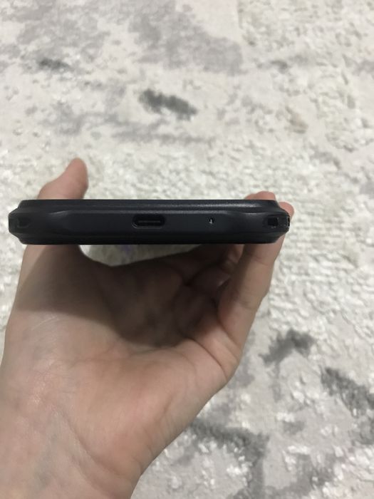 Продам смартфон KHAN J8