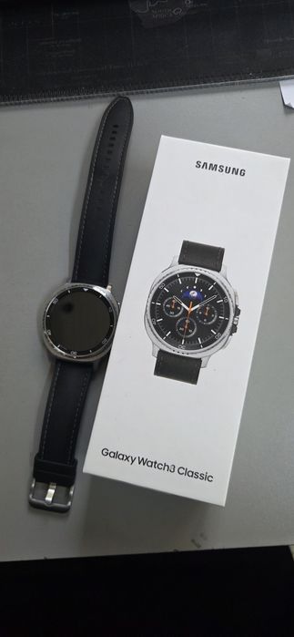 Продам смарт часы Samsung Glaxy watch 8 classic