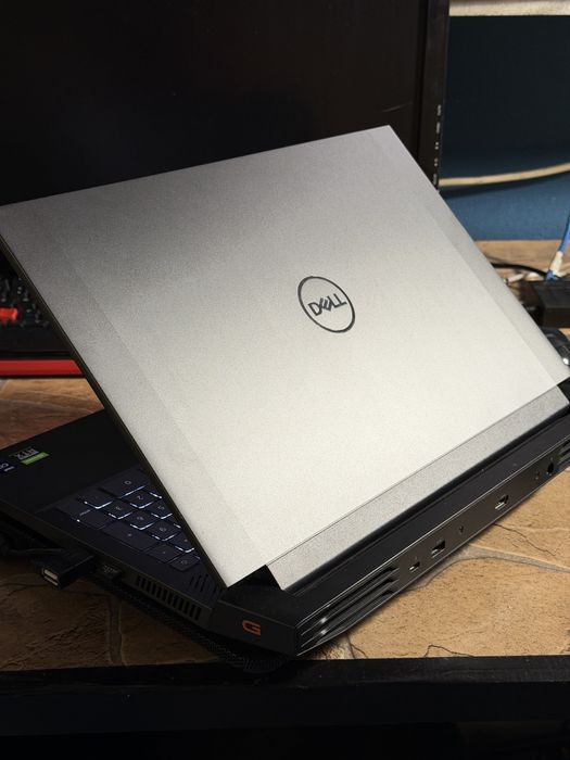 Лаптоп Dell G15 Special Edition 5521