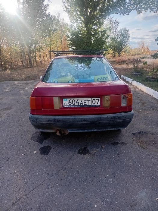 Машина Сатамын Ауди 80