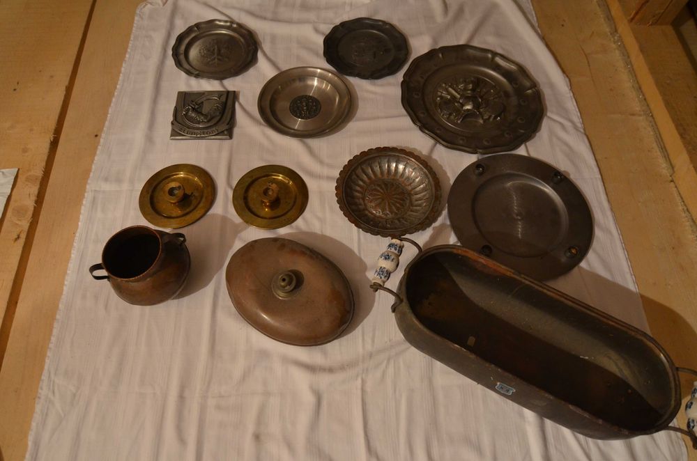 De vanzare Set 4 Scaune + 2 Fotolii  vintage / antic / vechi / Retro