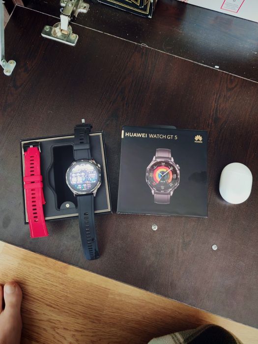 Pachet Huawei Smart watch GT5 + căști redmi