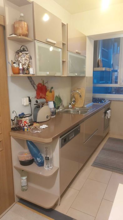 Bucatarie 2 fronturi + masa (fara electrocasnice)