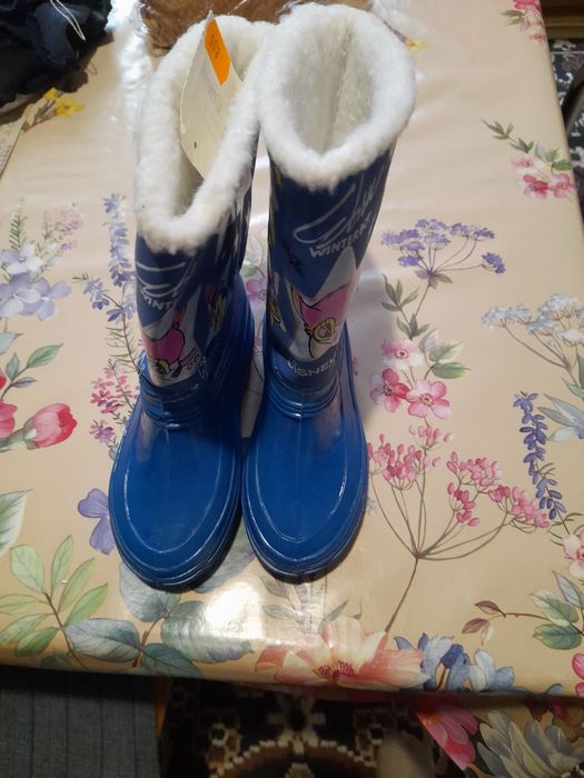 Нови -     Ботушки за детенце