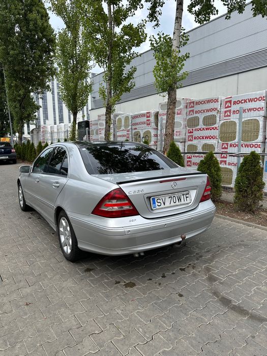 Vând Mercedes w203