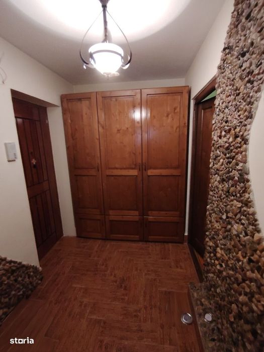 Apartament mare, circular și foarte amenajat în Gradiste