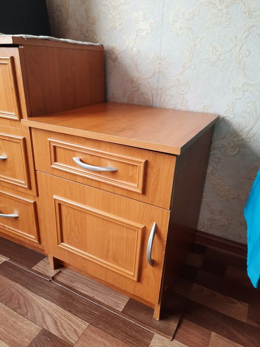 Продам спальный гарнитур