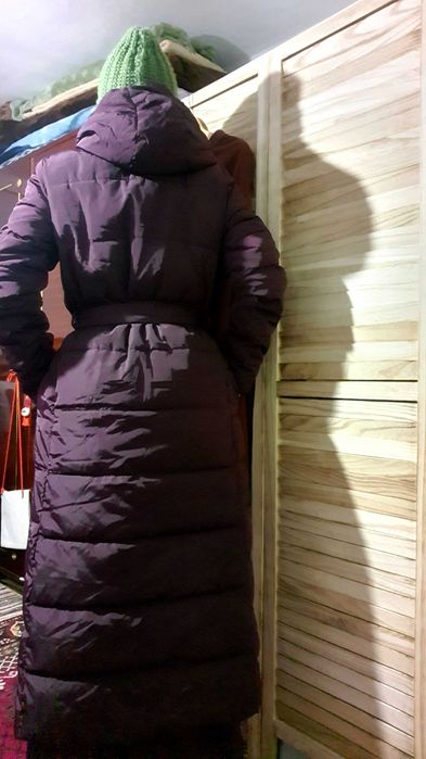Geaca nouă lunga mov smarald Reserved-120 ron oferta