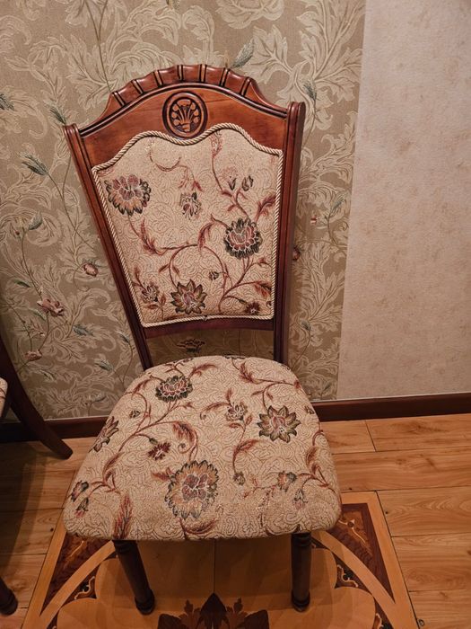 Продам стулья обеденные