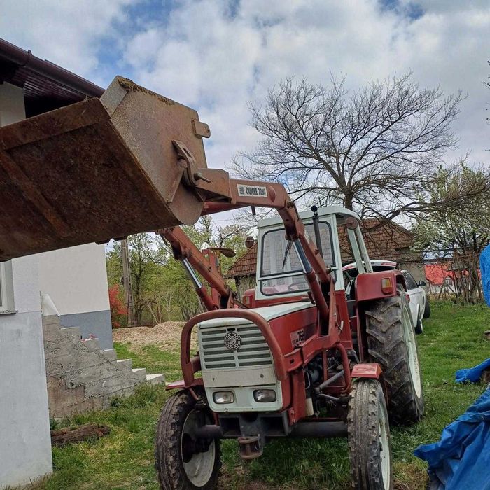 Vand Tractor cu utilaje