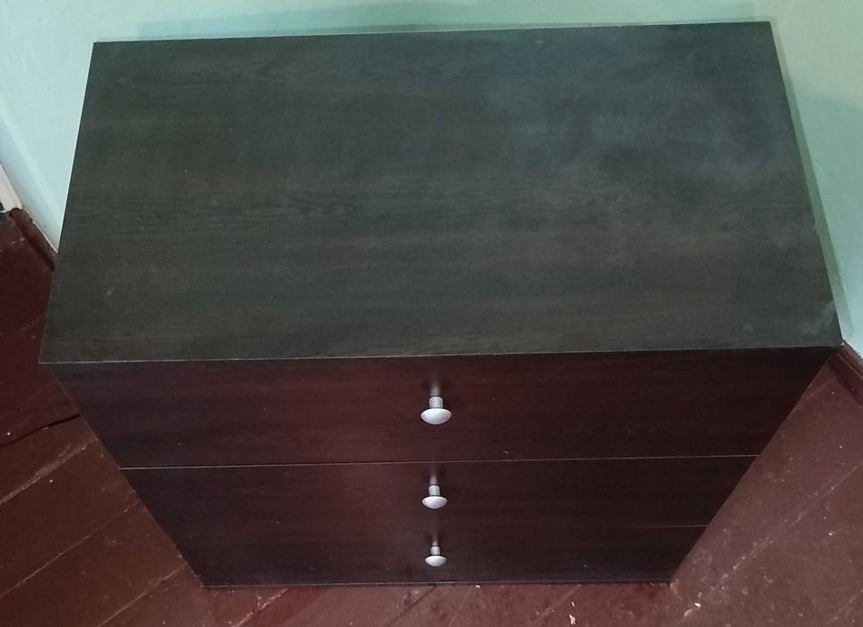 тъмен шкаф- скрин-венге ш/в/д- 70 / 73 / 38.3см.