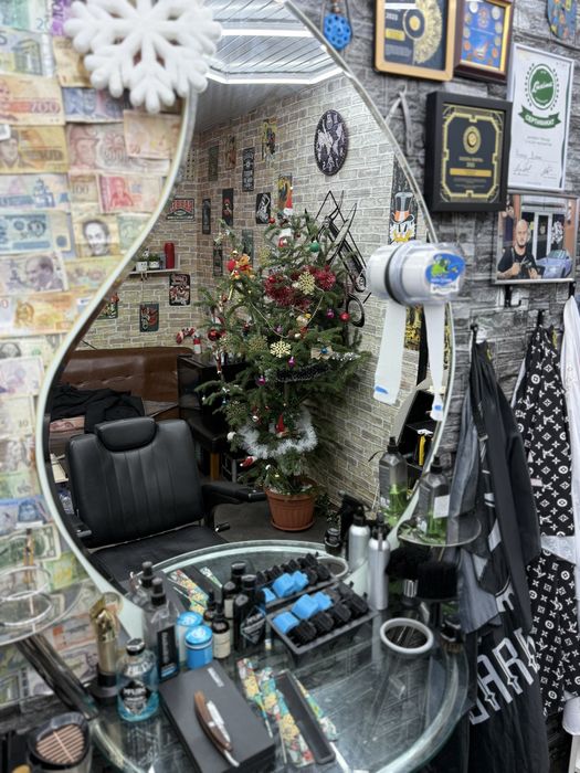 2 бръснарски стола