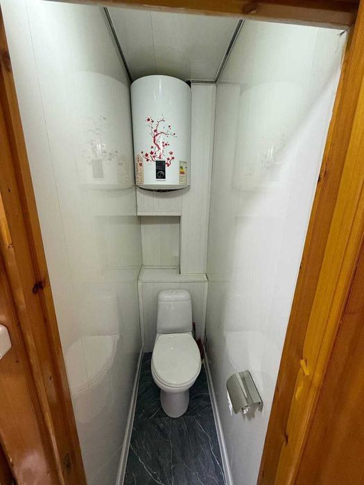 Микрарайон худудида жойлашган 4 хонали квартира сотилади