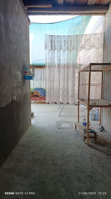 Уй сотилади кўк сарой институтда