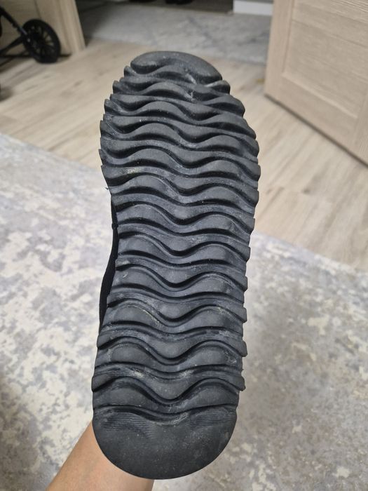 Продам мужские ботинки