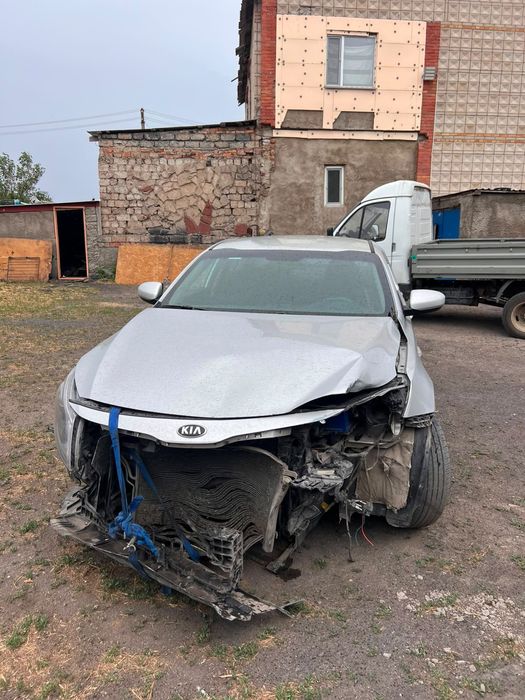 Продам Kia K5 после дтп