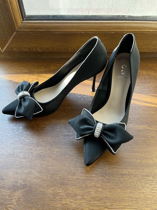 Черные туфли от JOSINY