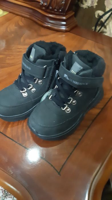 Продам ботиночки для мальчиков.