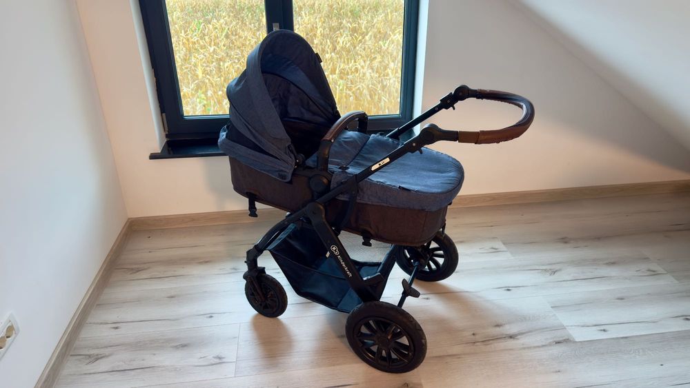 De vânzare cărucior pentru bebeluși Kinderkraft