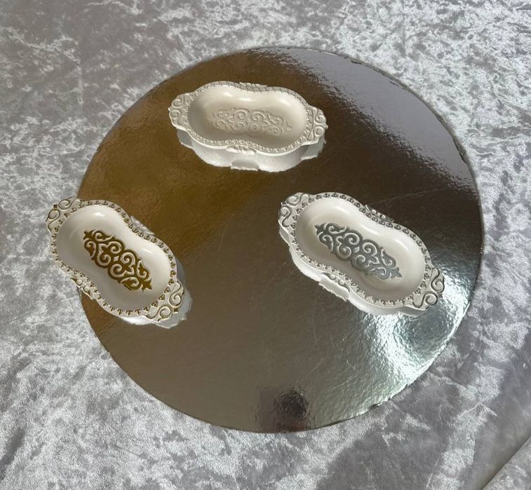 Тойбастар из гипса