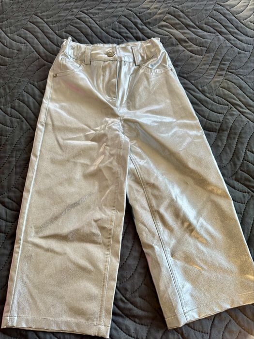 Стебристи панталони