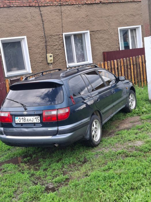 Продам Тойота Калдина